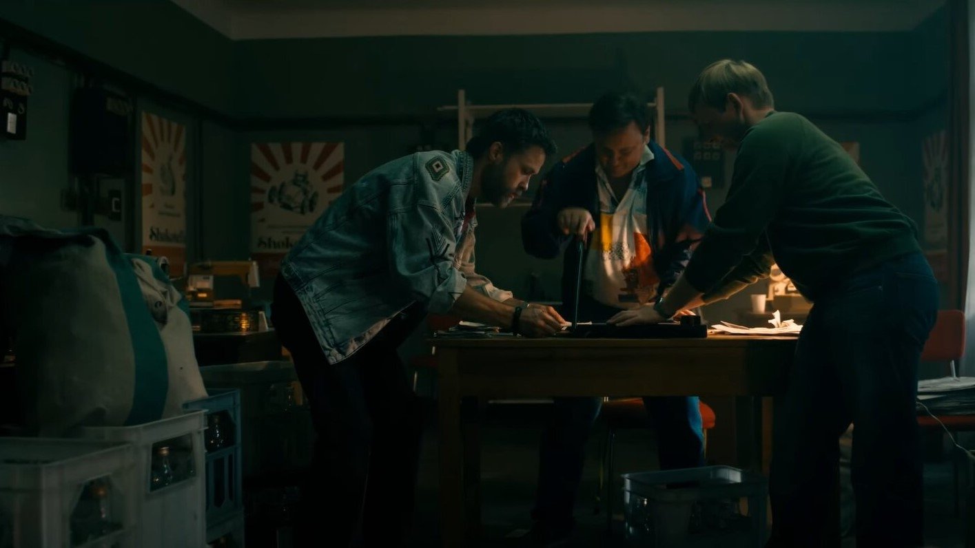 Tło Gdzie diabeł nie może, tam baby pośle